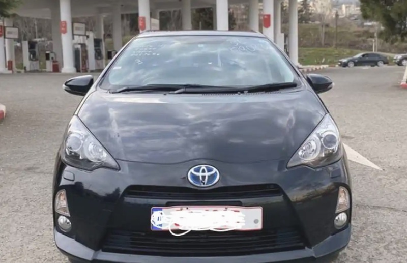 шишахои aqua стекло на toyota aqua